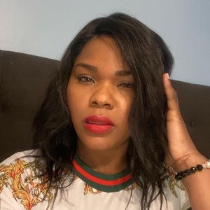 Meet your Posher, Myra